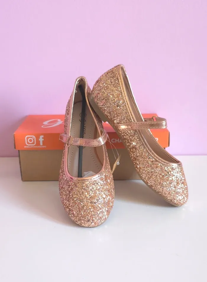 Jolie chaussures a paillettes taille 30 - photo numéro 2