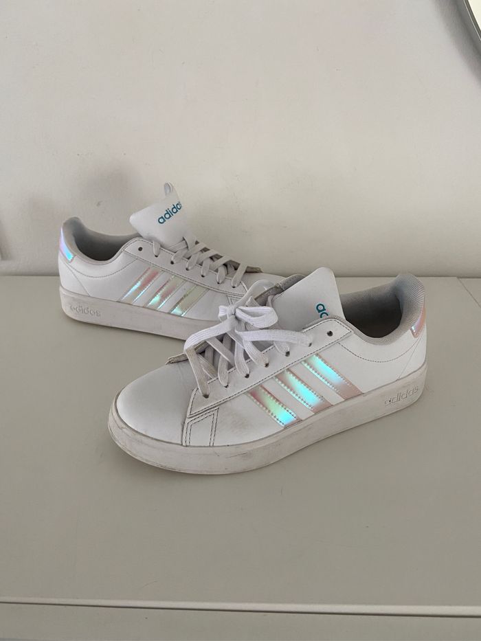 Baskets adidas femme grand court 38,5