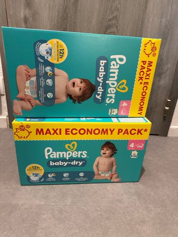 2  MAXI packs Pampers 4
