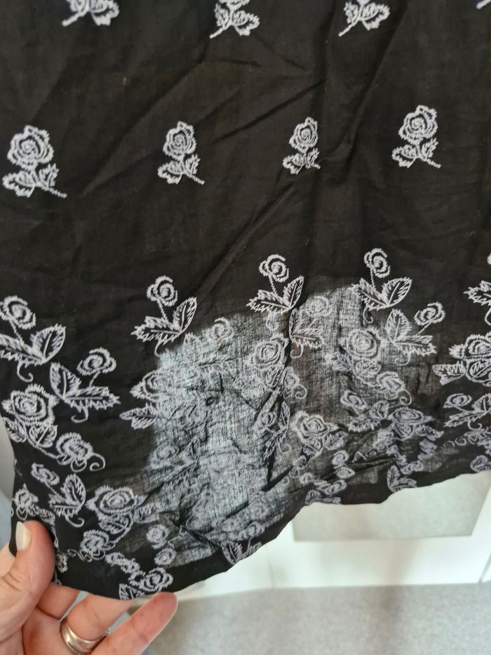 Superbe robe évasée dos nu, corsage audacieux - photo numéro 7