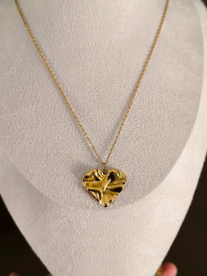 Sautoir ou collier long avec cœur plein martelé - photo numéro 6