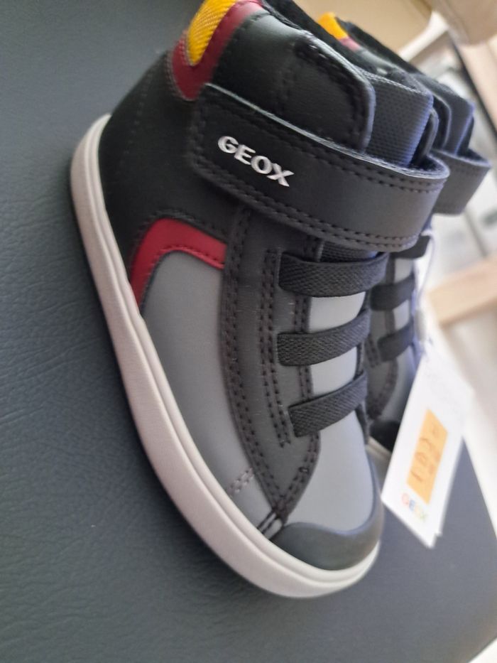 Basket geox pointure 23 neuf