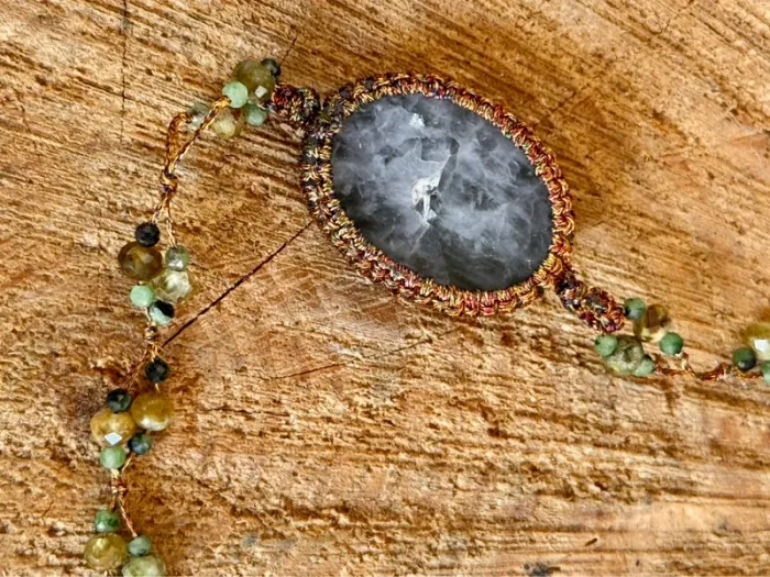 Bracelet bracelet cordons et fils tissés malachite jade et gros pavé perles d’eaux vert habaha Paris - photo numéro 8