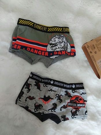 2 bas garçon jurassic world, neuf,6/8 ans