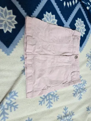 jupe okaidi en taille 6 ans en velours côtelé neuve ( juste lavé non porté )