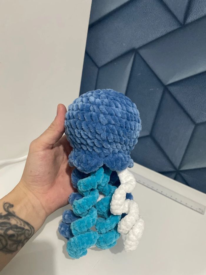 Pieuvre / méduse amigurumi bleue - photo numéro 4