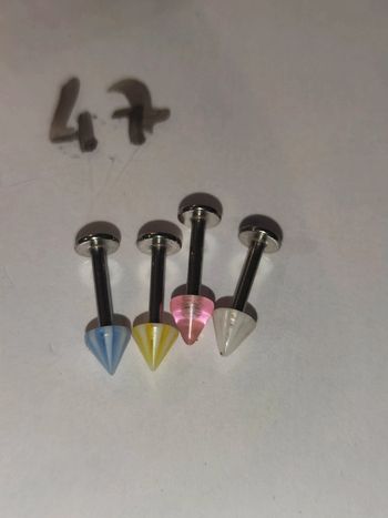 Lot de 4 piercings labret pointe acier chirurgical et acrylique