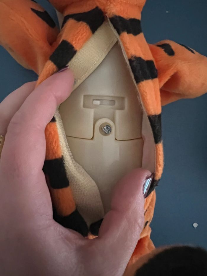 Tigrou et Winnie peluches interactives - photo numéro 3