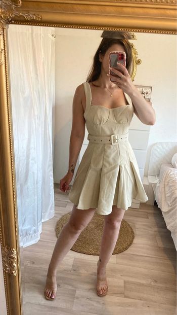 Robe beige côtelé à ceinture