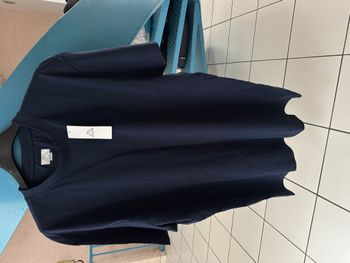 Tee shirt bleu marine taille XL marque : UMBRO neuf