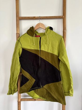Veste verte avec capuche lutin
