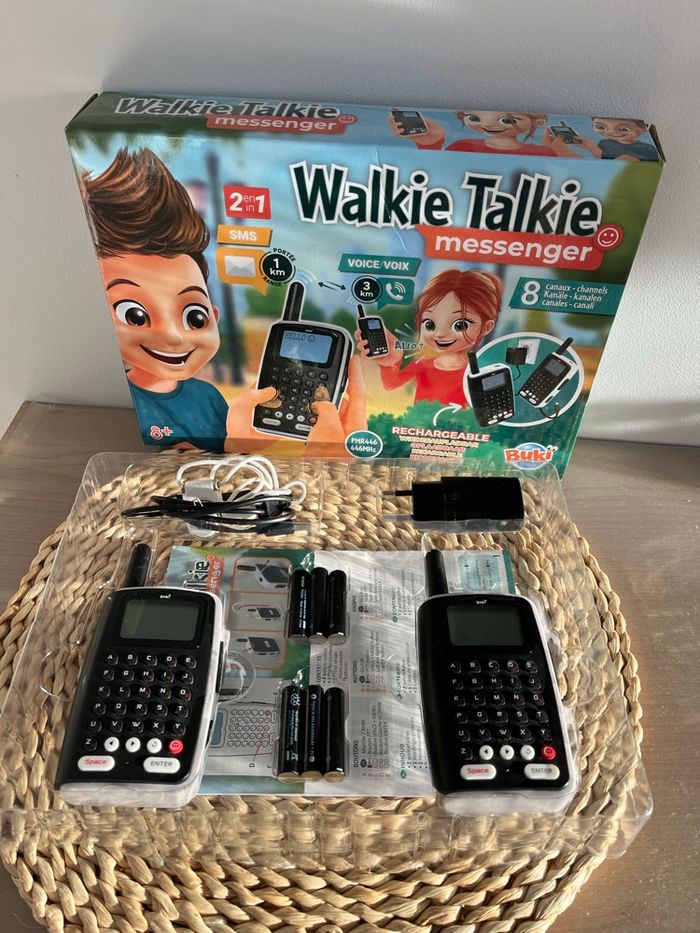 Talkie walkie Messenger buki