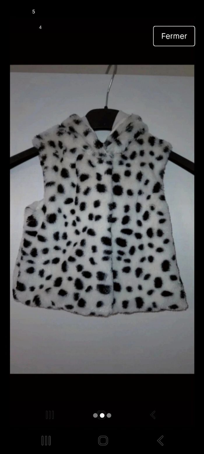 Veste type fourrure douce sans manche 9 mois filleVeste type fourrure douce sans manche 9 mois fille - photo numéro 2
