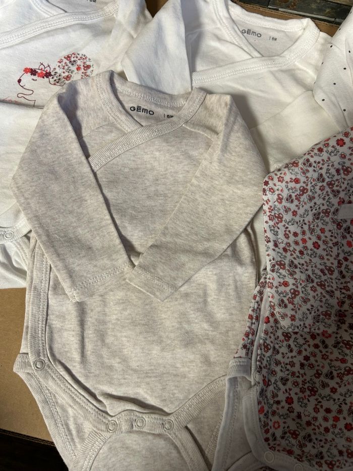 Lot de 5 bodies 💟 - photo numéro 4