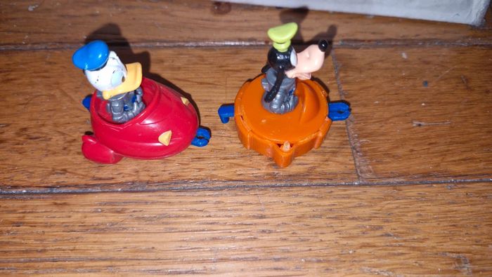 Lot figurines disney : donald et dingo dans un vaisseau - photo numéro 4
