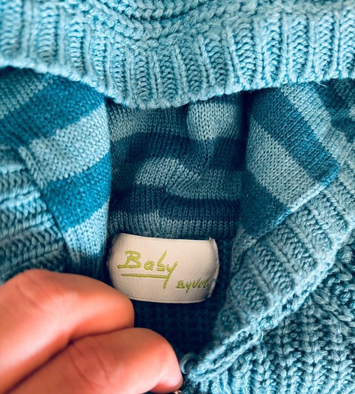 Gilet à capuche / Taille 6 mois - photo numéro 2
