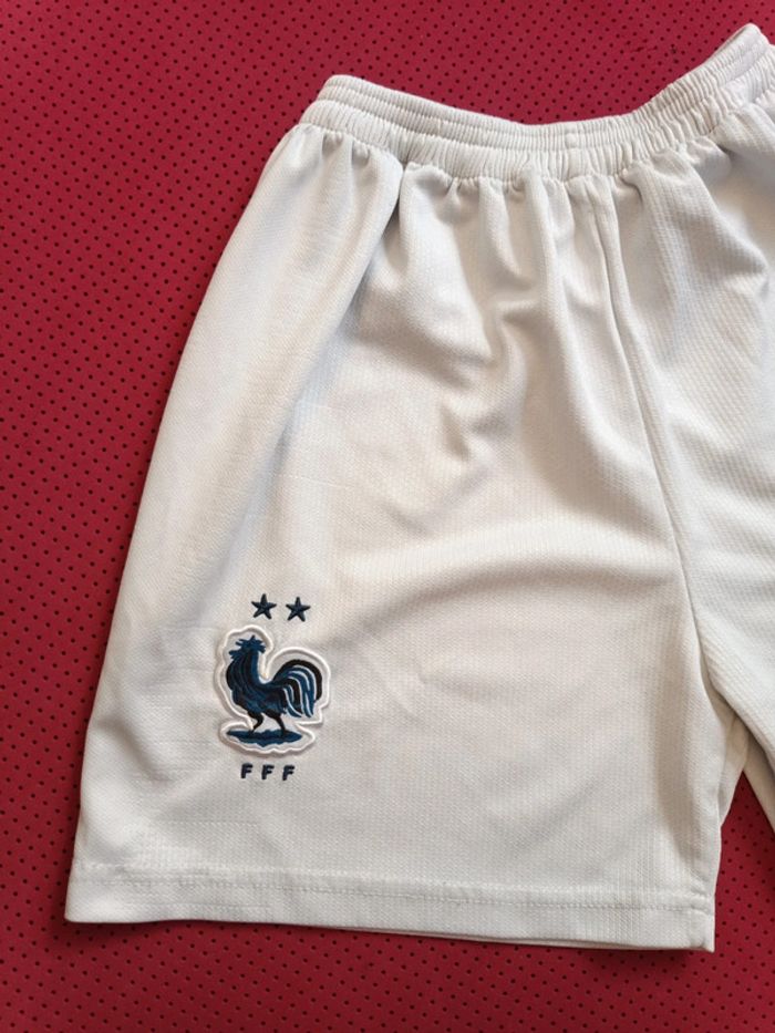 Short de foot France, Nike Authentique Officiel taille enfant 8/10 ans - photo numéro 2