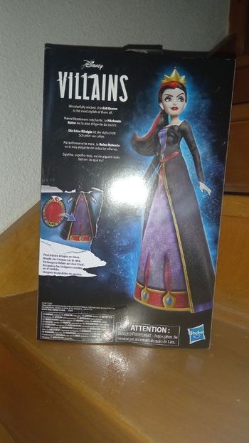 Poupee méchante reine