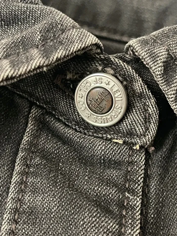 Chemise ou surchemise Levi’s taille S coupe ample oversized en jean gris / noir bleached délavé - photo numéro 7