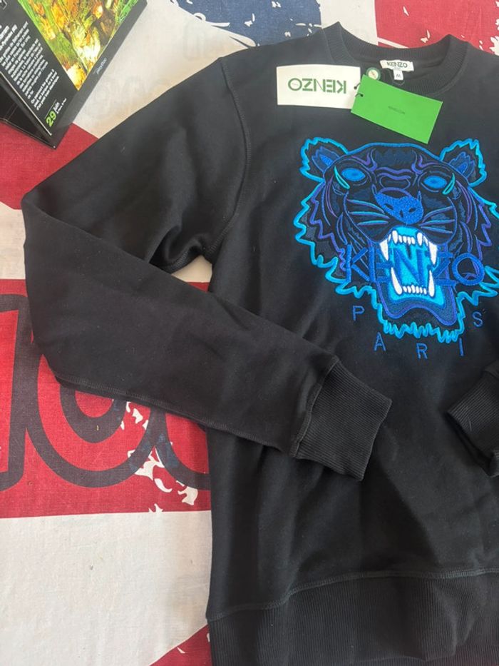 Sweat Kenzo taille M noir tigre brodé bleu foncé/ bleu clair - photo numéro 6