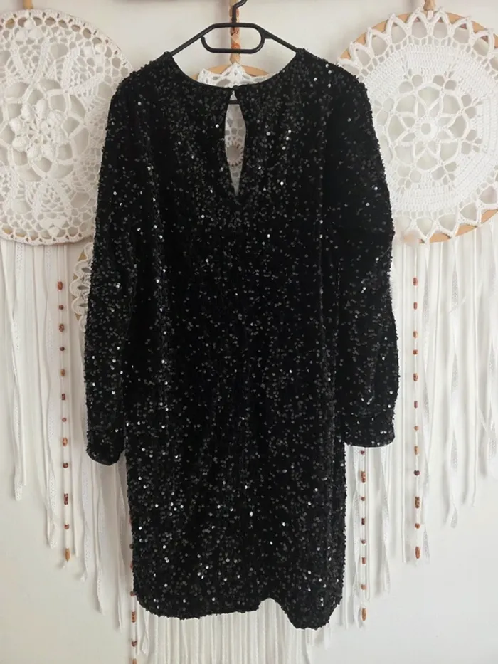 Robe velour et sequins - photo numéro 3
