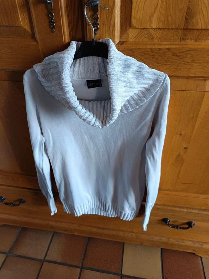 Pull col roulé