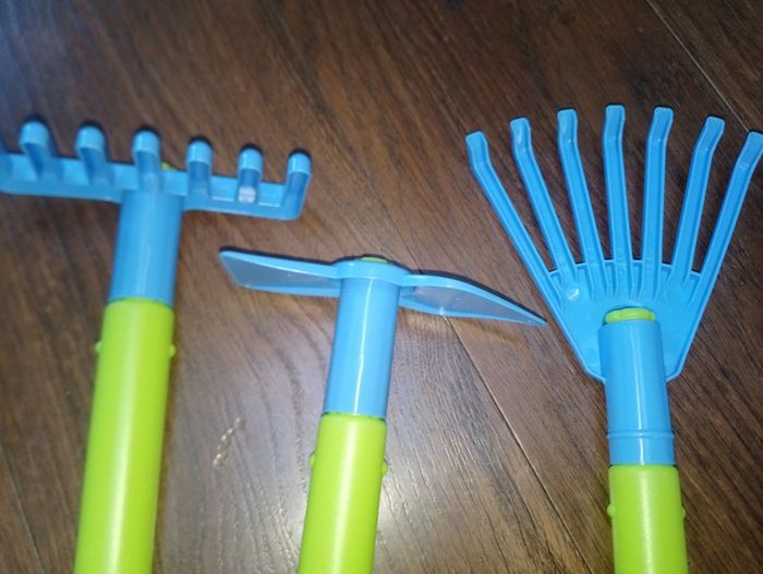 Lot d'accessoires jardinier enfant neuf - photo numéro 3