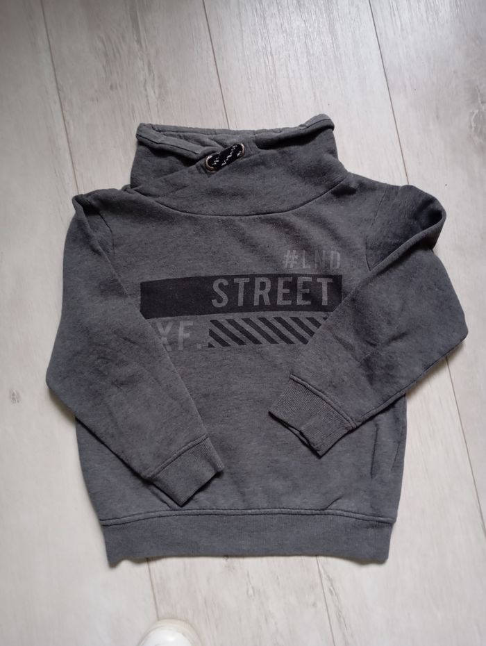 Sweat 8ans - photo numéro 1