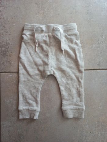 Pantalon gris clair Kiabi 6 mois neuf