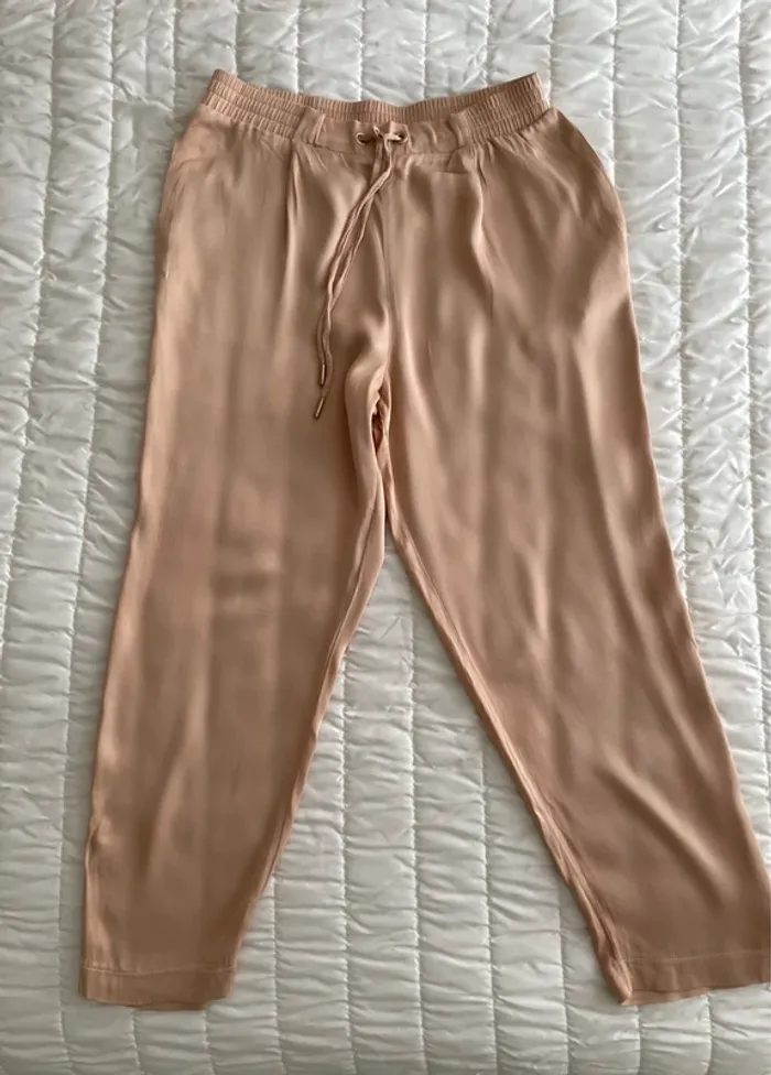 Pantalon fluide satiné beige rosé taille s neuf - photo numéro 2