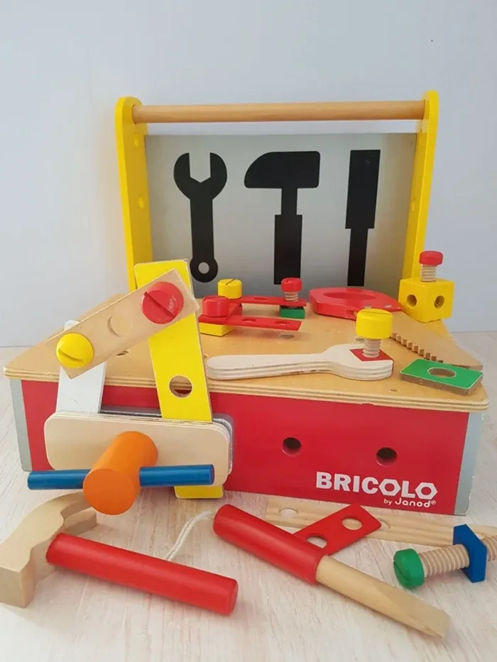 Coffret établi Bricolo de Janod et outils en bois