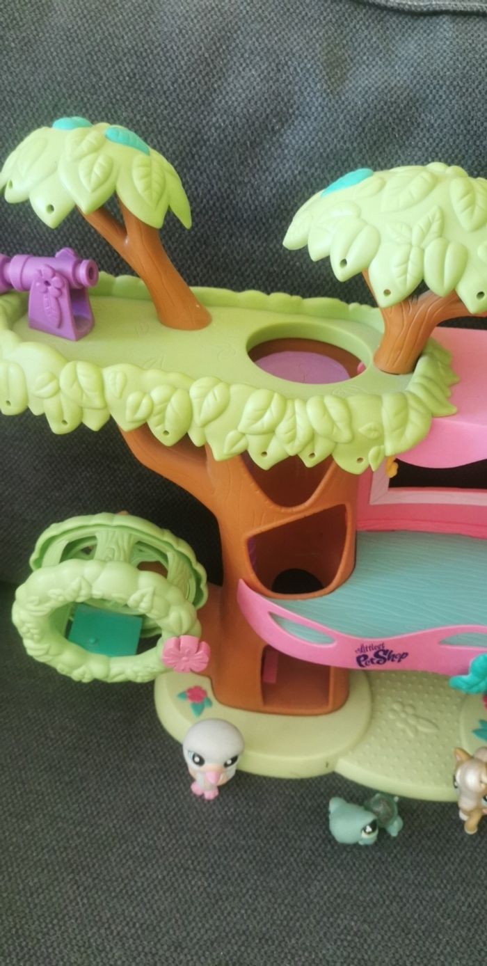 Arbre petshop avec figurines - photo numéro 2