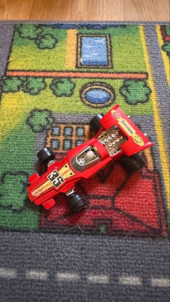 Miniature voiture de course f1