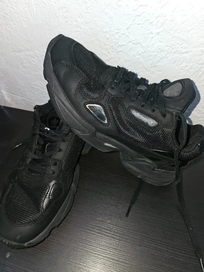 Adidas Falcon