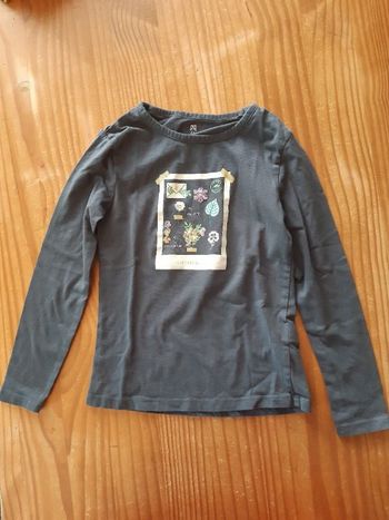 Tee-shirt gris foncé herbier