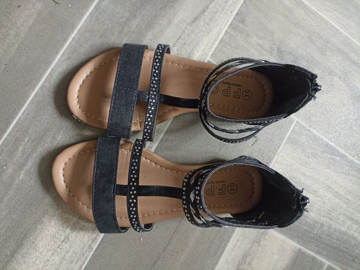 sandales hautes noires taille 31 - photo numéro 2