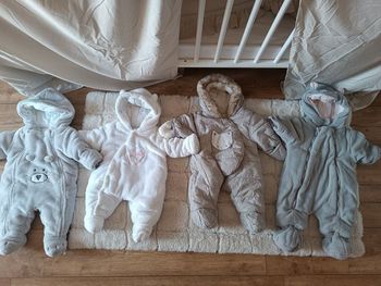 Lot de 4 combinaisons