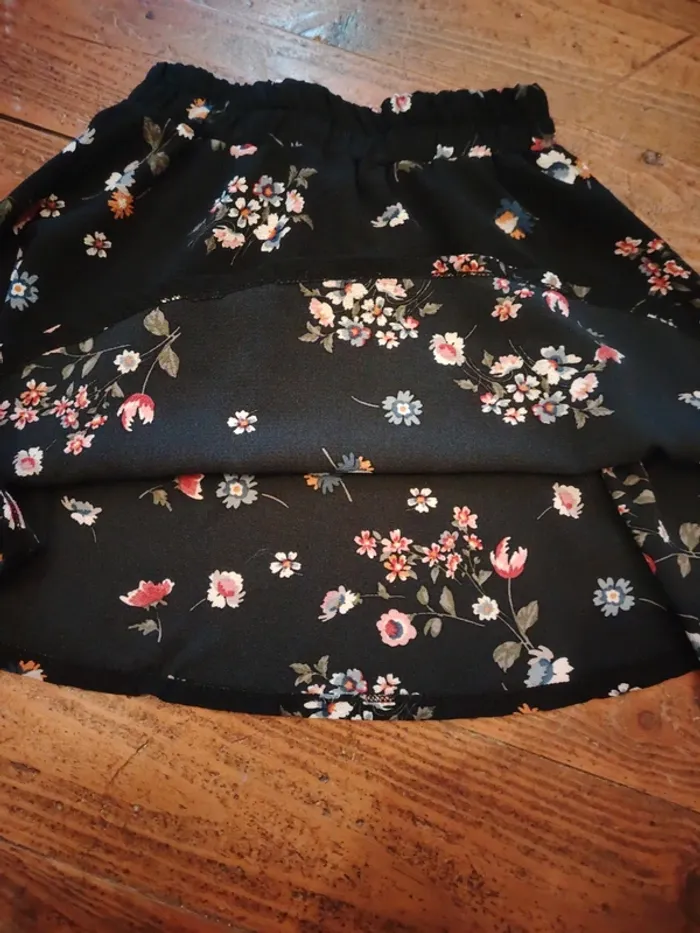 Jupe légère 8 ans - photo numéro 2