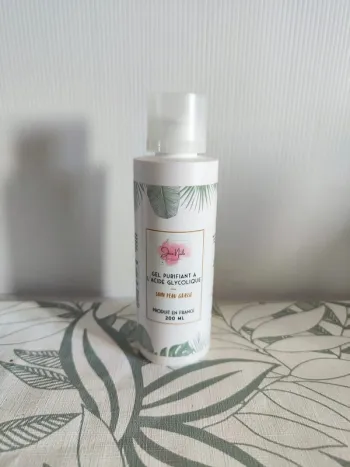 Jova nails gel purifiant à l'acide glycolique soin peau grasse 200ml  valeur 20€