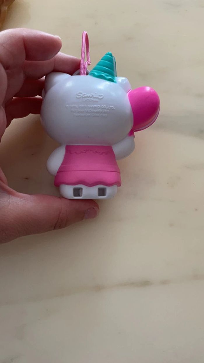 Figurine raiponce et hello kitty - photo numéro 5