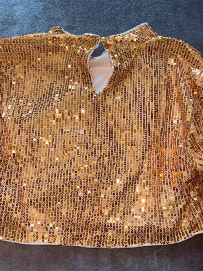 Haut femme à paillettes court à manches longues Shein en très bon état taille 34. Couleur doré. - photo numéro 7