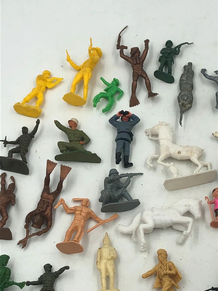 Lot de 39 figurines Soldats Plastiques divers - photo numéro 6