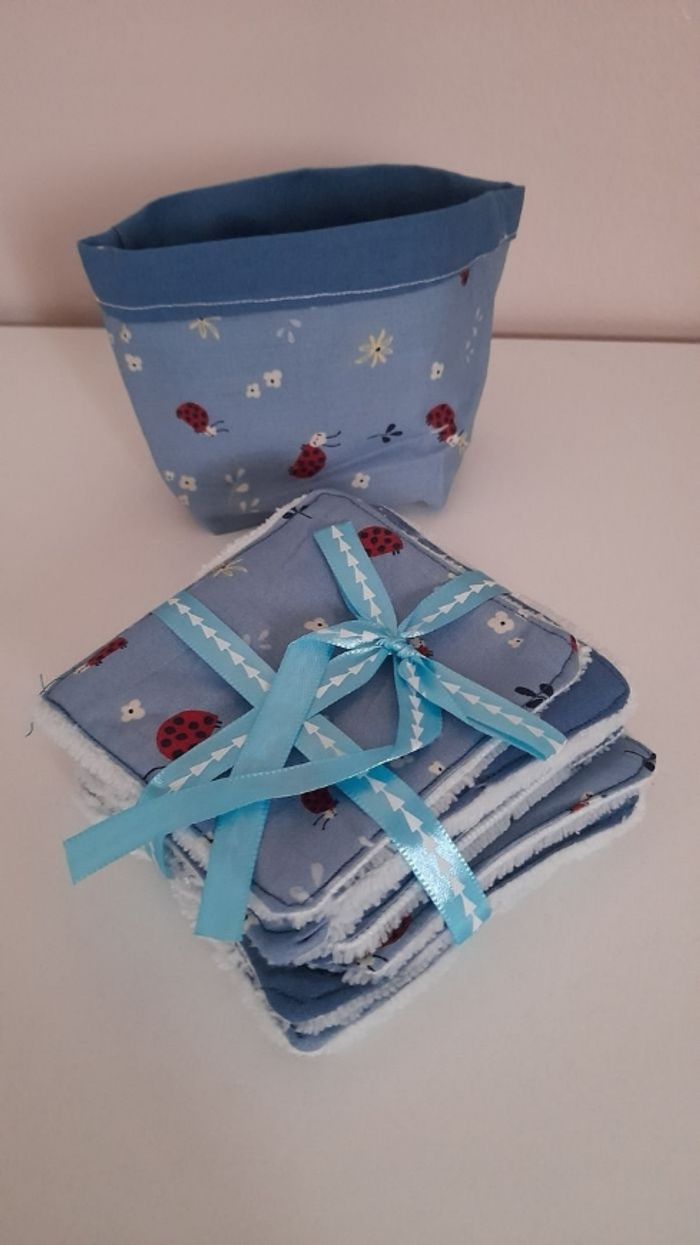 Panier avec lingettes - photo numéro 2