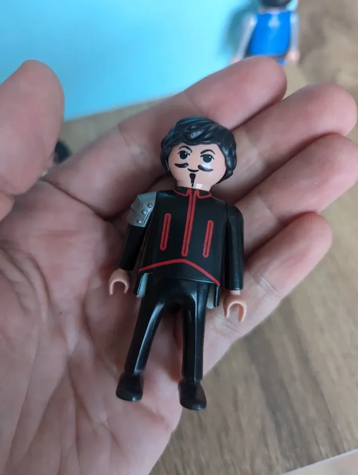 Lot de 4 figurines playmobil super 4 - photo numéro 7