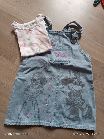 Robe en jeans + tee shirt manches courtes