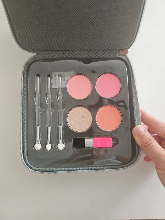 Trousse maquillage Claire's - photo numéro 4