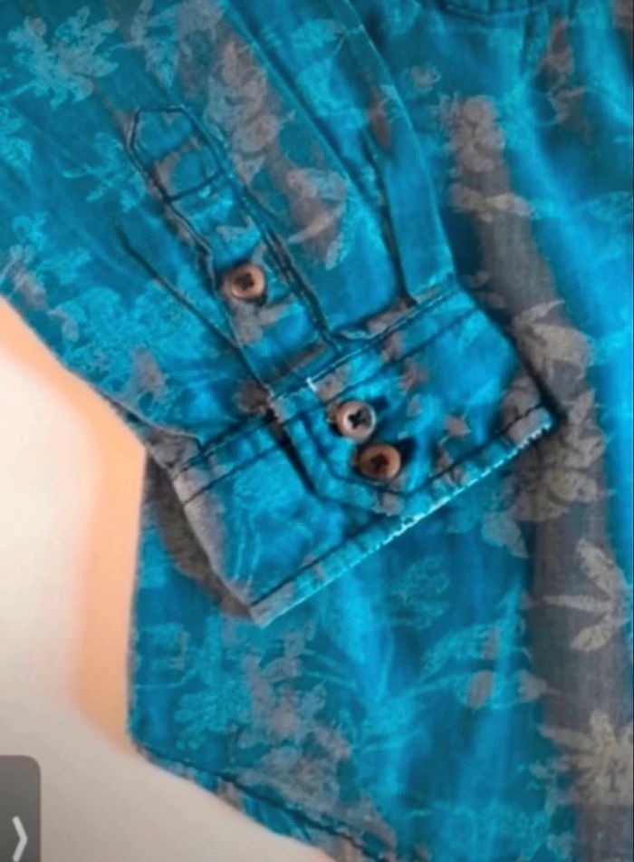 Chemise manches longues très bon état pour garçon taille 4 ans couleur bleu - photo numéro 2