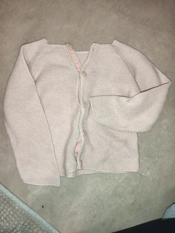 Petit pull en laine marque Kiabi taille 24 mois