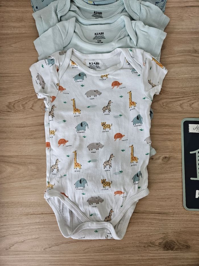 Lot bodie 12 mois - photo numéro 4