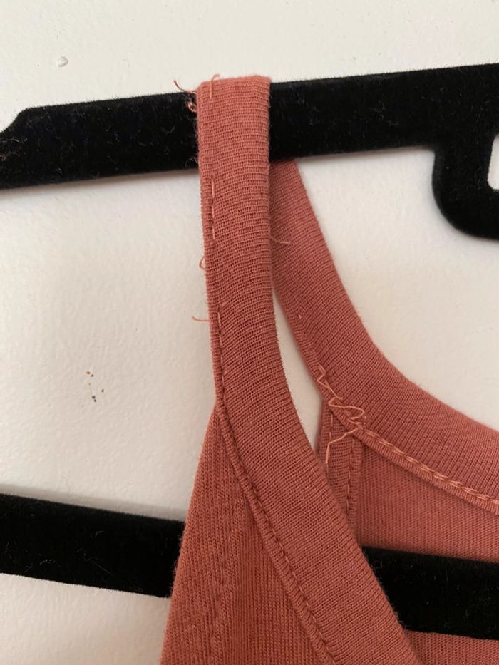 Robe Kiabi jamais porter mais petit défaut - photo numéro 2